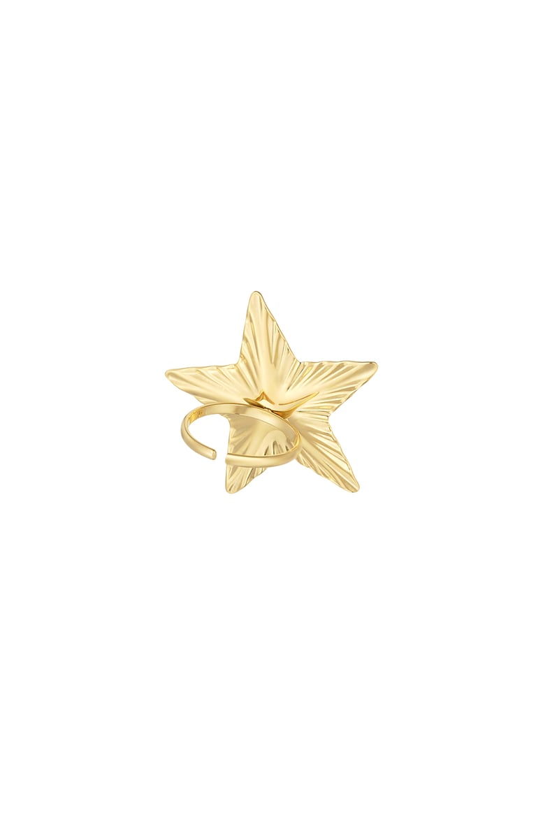 Star with colored stone ring